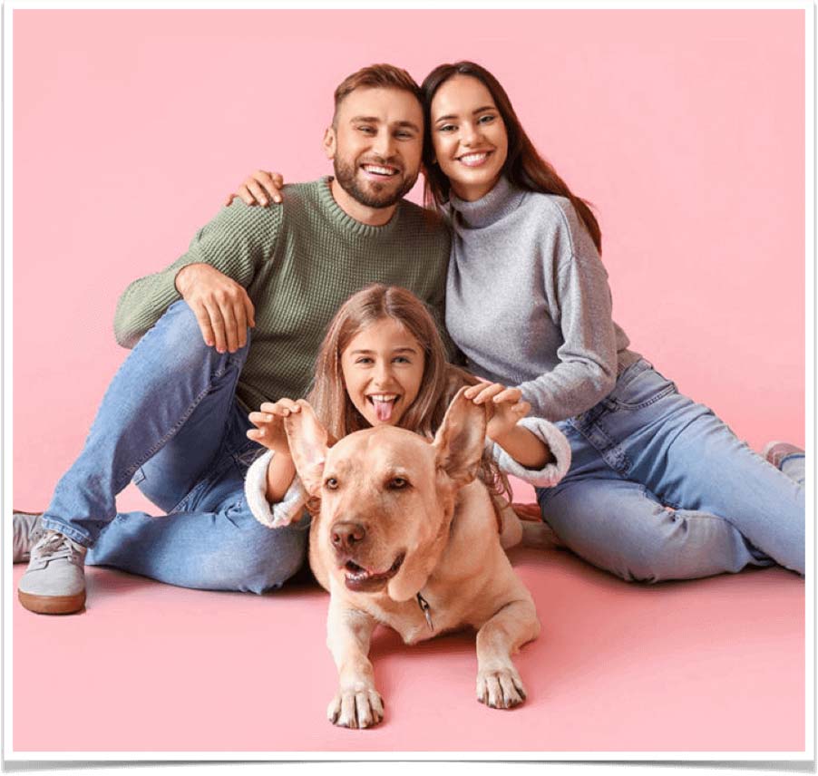 Familia con su perrro